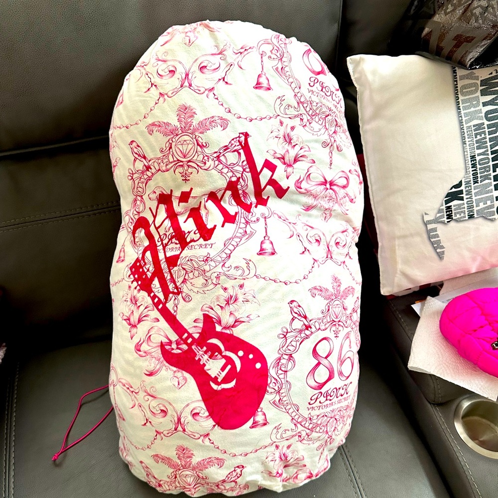 Super Rare VS Pink Guitar doggie Q comforter w/matching laundry bag! *SOLD $850*